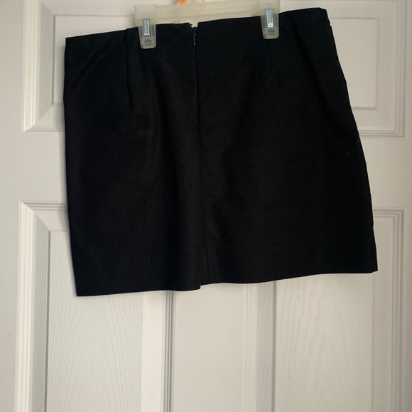 Black skirt - Picture 2 of 2